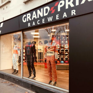 Le magasin Grand Prix Racewear vous propose des combinaisons adaptées à la course automobile !