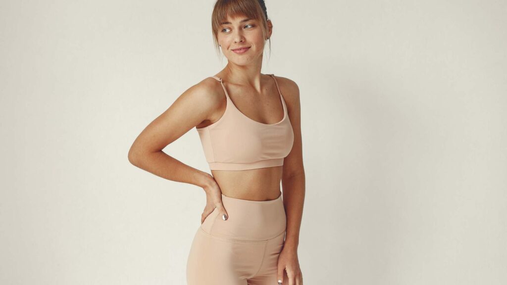 Les meilleures tenues de sport pour performer et être élégante